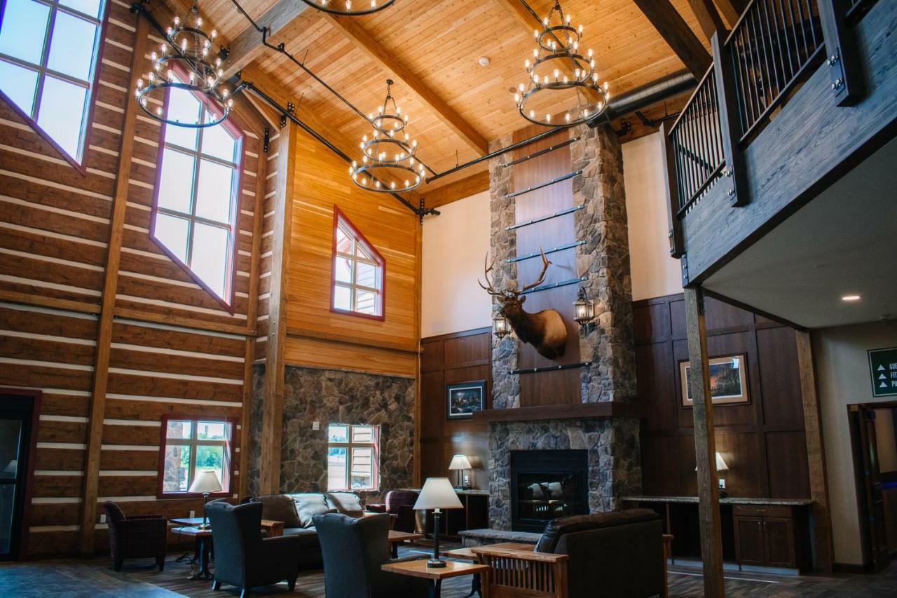 The Lodge At Mauston Exteriör bild