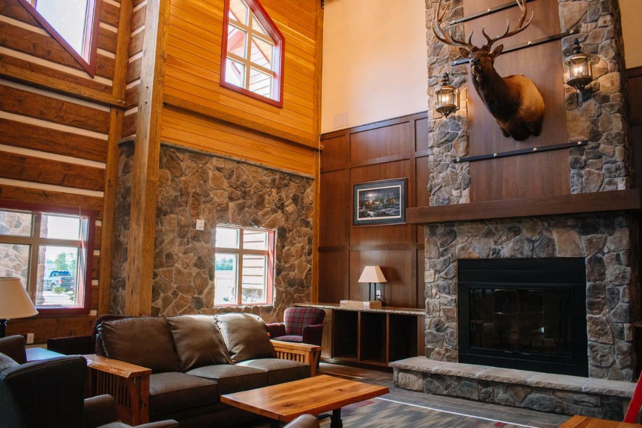The Lodge At Mauston Exteriör bild